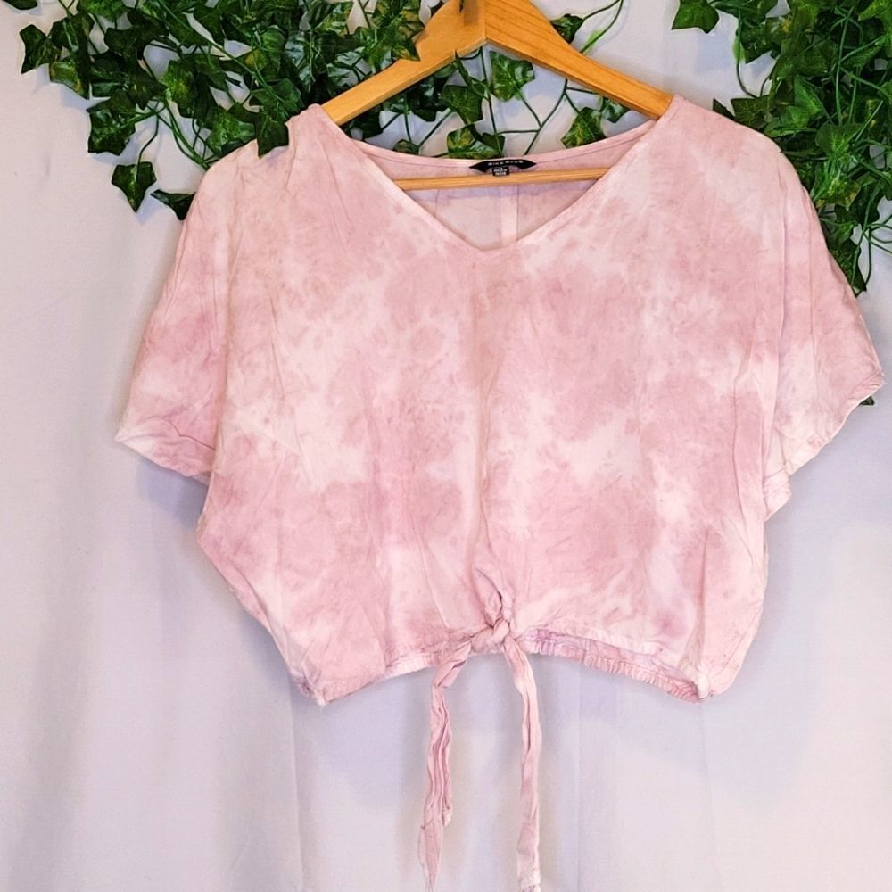 Sim & Sam. Crop Top. Size Medium. EUC